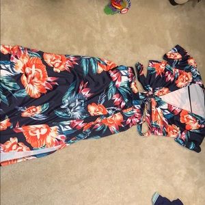 Two piece crop top w skirt